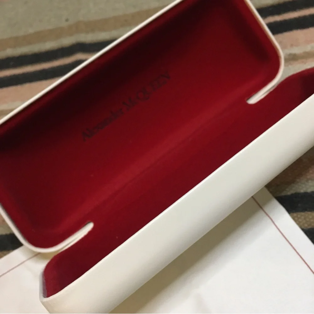 Alexander McQueen white & black eyeglass sunglasses case red lined & shag new